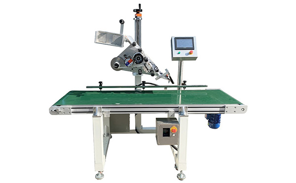 平面貼標(biāo)機(jī)：瞬間提升產(chǎn)品形象！