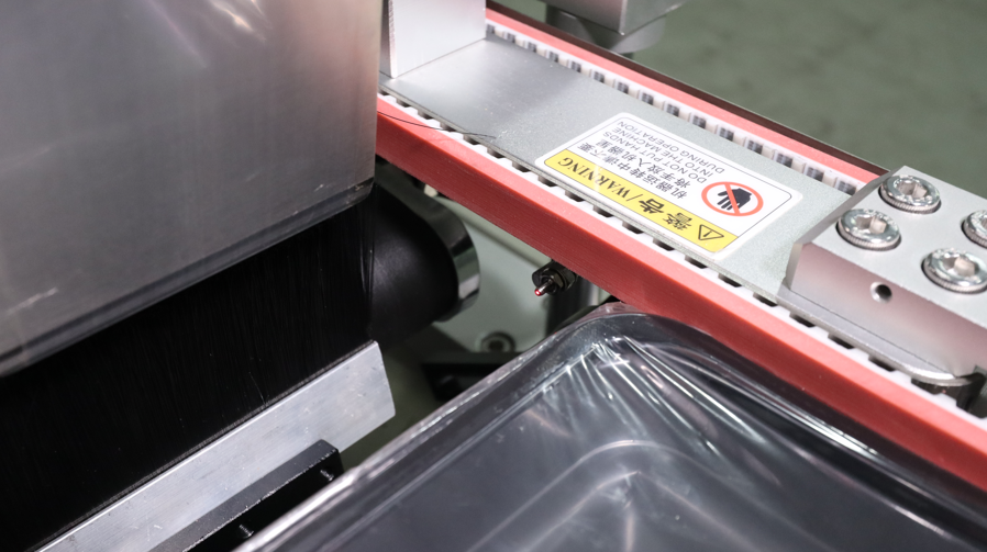 全自動(dòng)轉(zhuǎn)角貼標(biāo)機(jī),貼標(biāo)機(jī)設(shè)備,全自動(dòng)不干膠貼標(biāo)機(jī)廠家